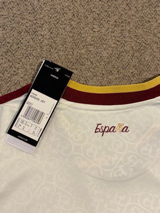Camiseta España Adidas XL nueva con etiquetas
