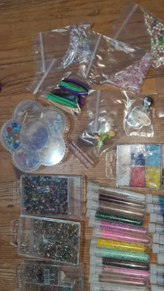 Lote abalorios y cuentas | Cajas + Tubos