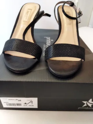 Zapatos de tacón negros Primadonna