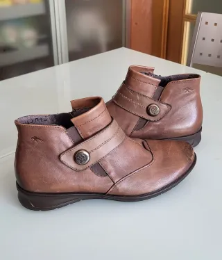 Botines bajos marrones FLUCHOS