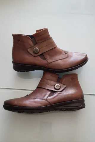 Botines bajos marrones FLUCHOS