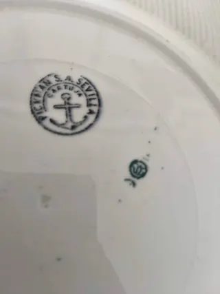 Plato La Cartuja Azul y Blanco
