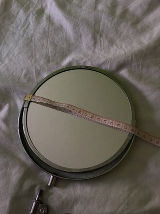 Espejo de baño extensible plateado