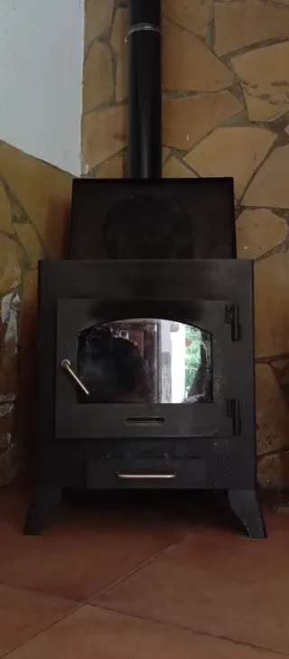 Estufa de leña panadero negra