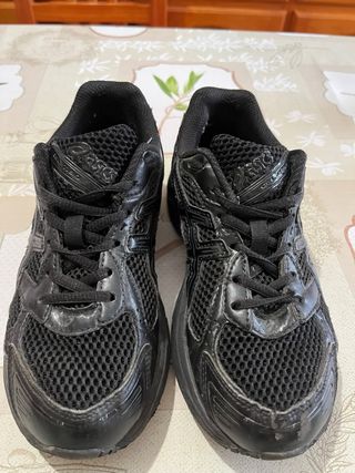 Zapatillas Asics Negras