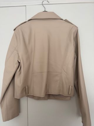 Cazadora efecto piel Zara Beige