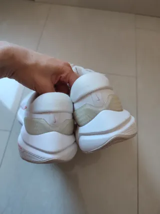 Nike Vomero 16 Mujer Rojo/Blanco