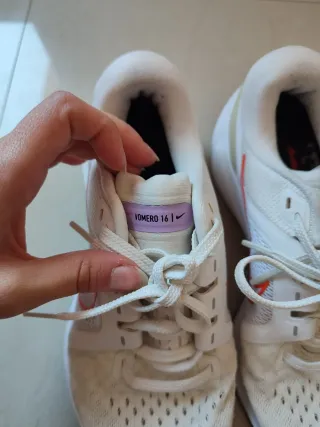 Nike Vomero 16 Mujer Rojo/Blanco