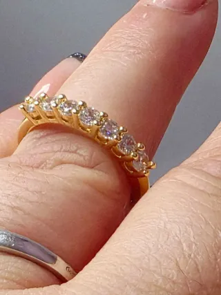 Anillo con Mossainitas