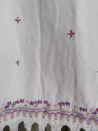 Falda larga blanca bordada