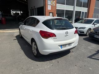 Opel Astra 2014