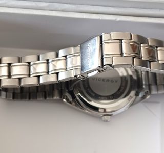 Reloj VICEROY de hombre y mando control remoto.