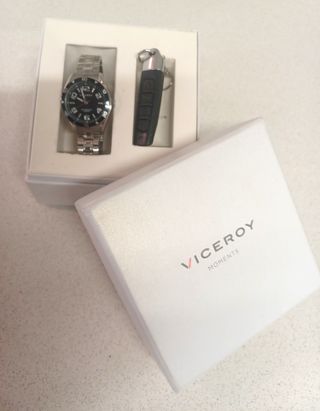 Reloj VICEROY de hombre y mando control remoto.