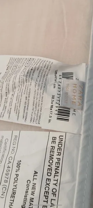 Pie de cama blanco