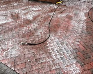 Limpieza con hidrolimpiadora de alta presión