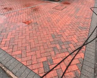 Limpieza con hidrolimpiadora de alta presión