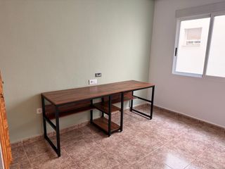 Escritorio doble NUEVO. Impoluto.