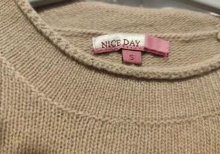 Jersey NICE DAY beige y azul con detalle de pequeñ