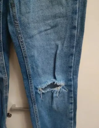 Pantalones vaqueros desgastados azules