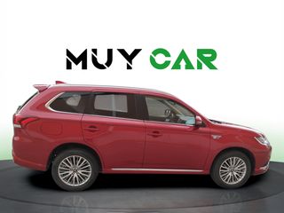 Mitsubishi Outlander 2.4 PHEV Kaiteki 4WD Auto 165 kW (224 CV)