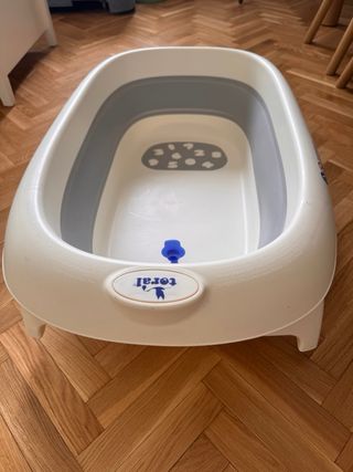 Bañera bebé con patas plegables marca Toral