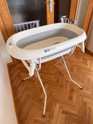 Bañera bebé con patas plegables marca Toral