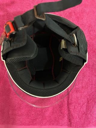 Casco de moto con visera