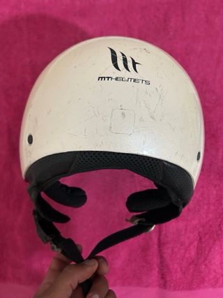 Casco de moto con visera