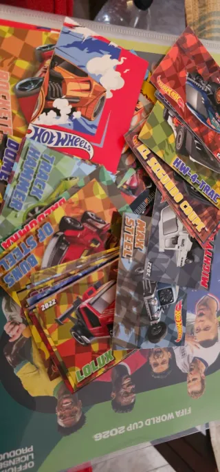 Cartas Hot Wheels y Mundial FIFA 2026