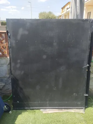 Puerta de hierro forjado