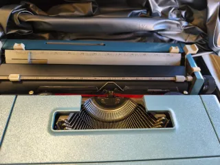 Máquina de escribir Olivetti Studio 46