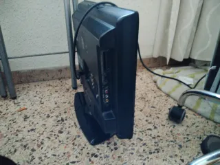 LG TV pequeña negra
