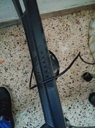LG TV pequeña negra