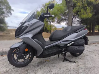 Kymco Superdink 350i Gris