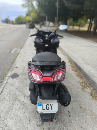 Kymco Superdink 350i Gris