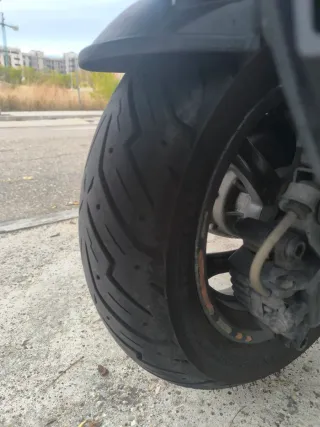 Kymco Superdink 350i Gris