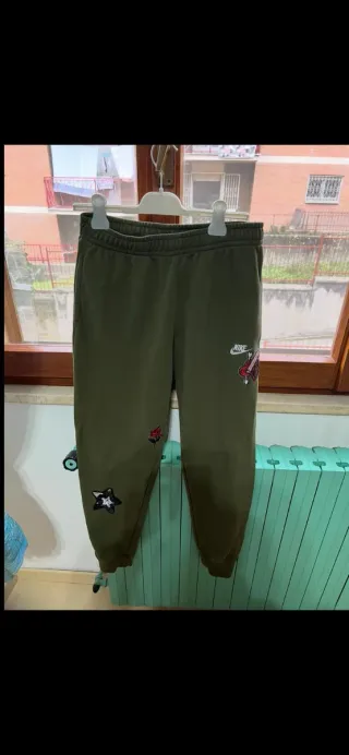 Pantaloni Nike Verdi Taglia M con toppe