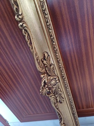 Marco de madera dorado para espejo antiguo