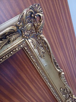 Marco de madera dorado para espejo antiguo