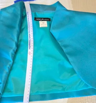 Traje chaqueta y falda ceremonia verde