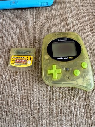 Pokémon Mini (Modelo MIN-001).