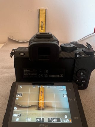Nikon Z50 con obiettivo e 2 batterie
