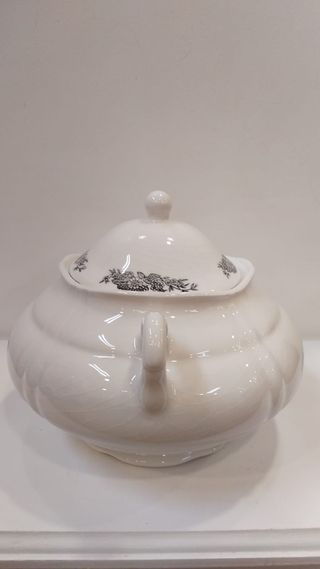 Sopera Segovia Porcelana Blanca con Tapa