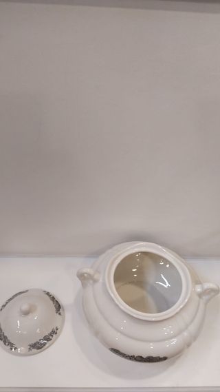 Sopera Segovia Porcelana Blanca con Tapa