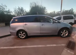Mitsubishi Grandis 2006