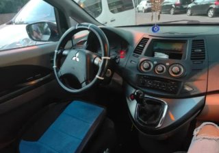 Mitsubishi Grandis 2006