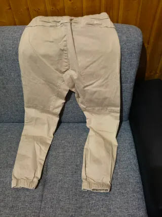 Pantalón beige nuevo