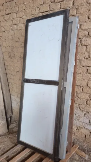 Puerta aluminio con cristal desde 50€