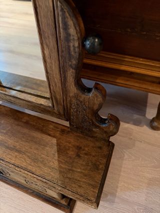 Espejo antiguo de madera con cajón