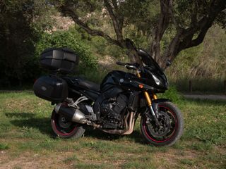 Yamaha FZ1 1000cc 150cv (2008) - Equipada para rut